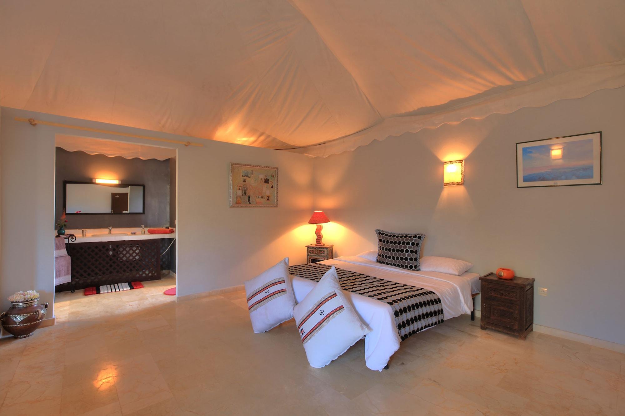 Villa Marco Au Jardin Des Senteurs El Ain المظهر الخارجي الصورة